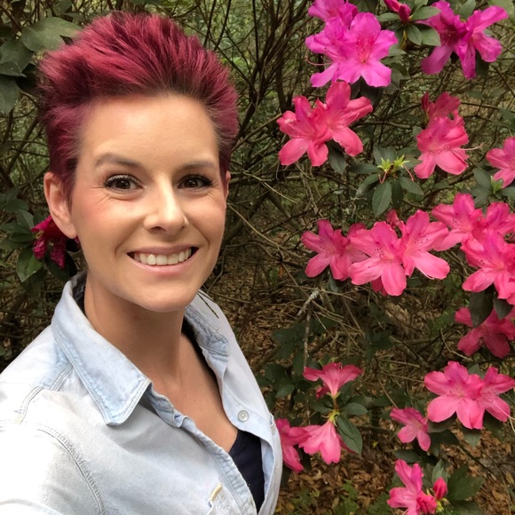 Meet your Posher, Alycia - Picture 2 of 3